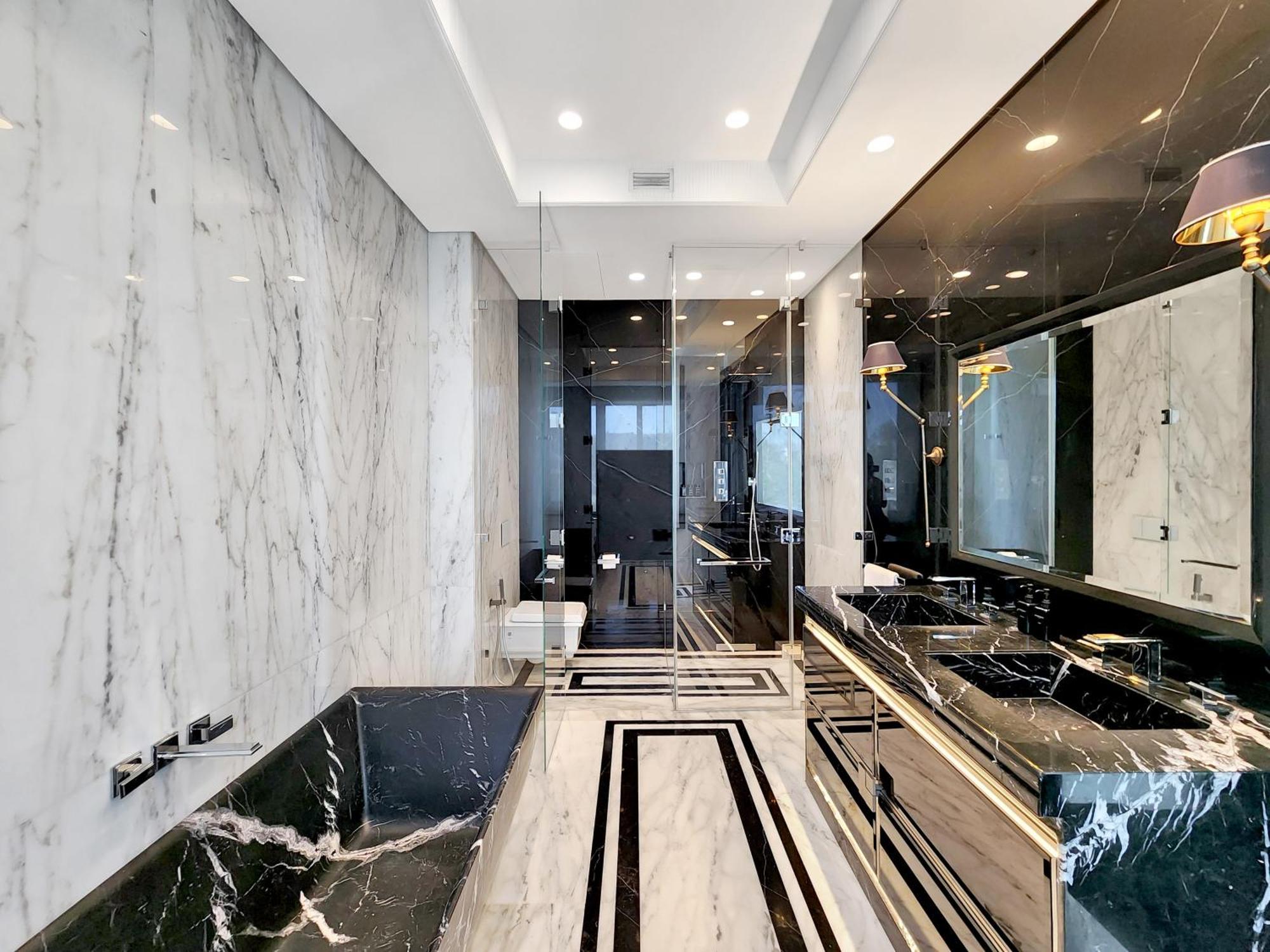 Aurum Presidential Penthouse Apartment *