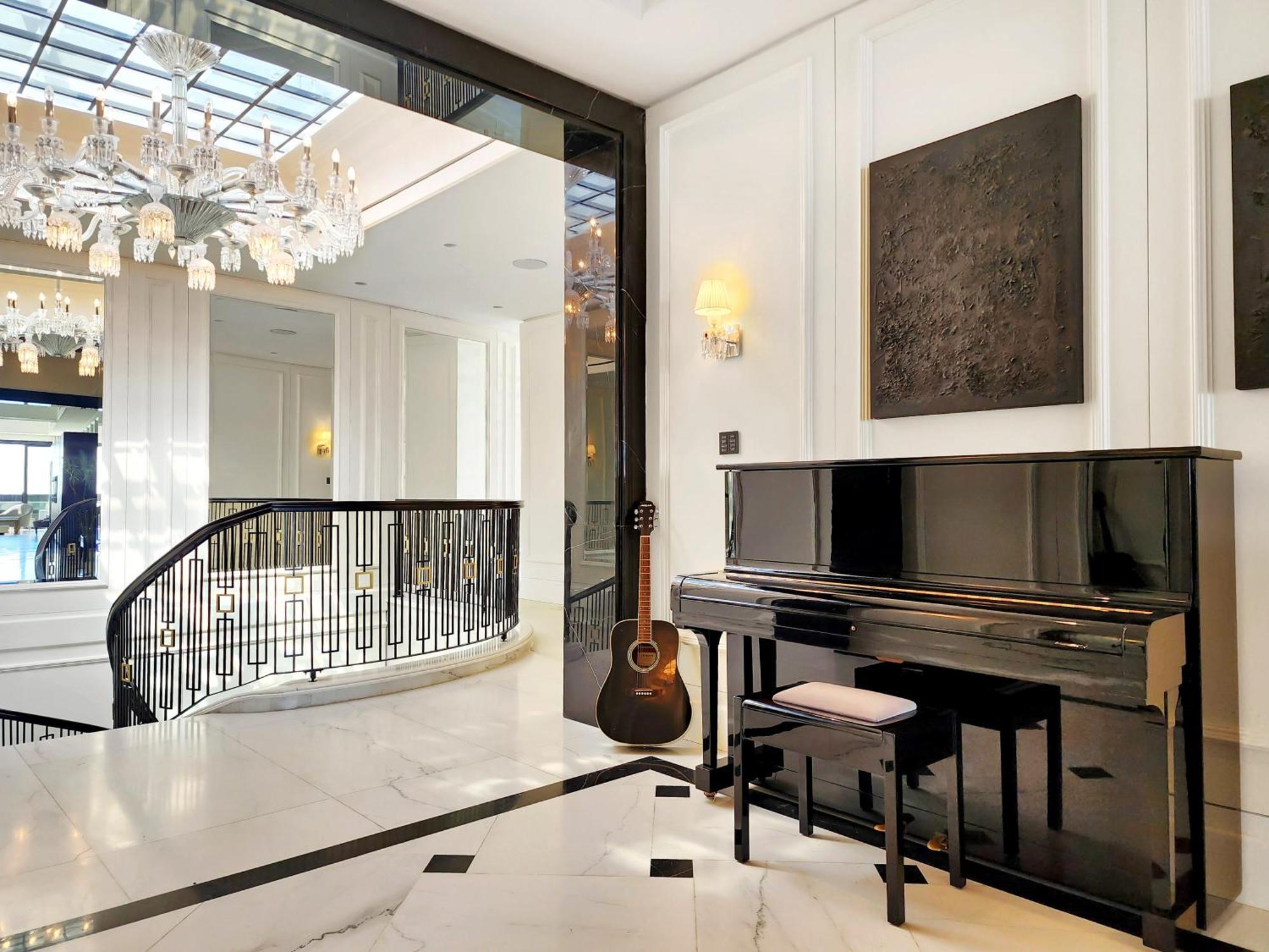 Aurum Presidential Penthouse Apartment *