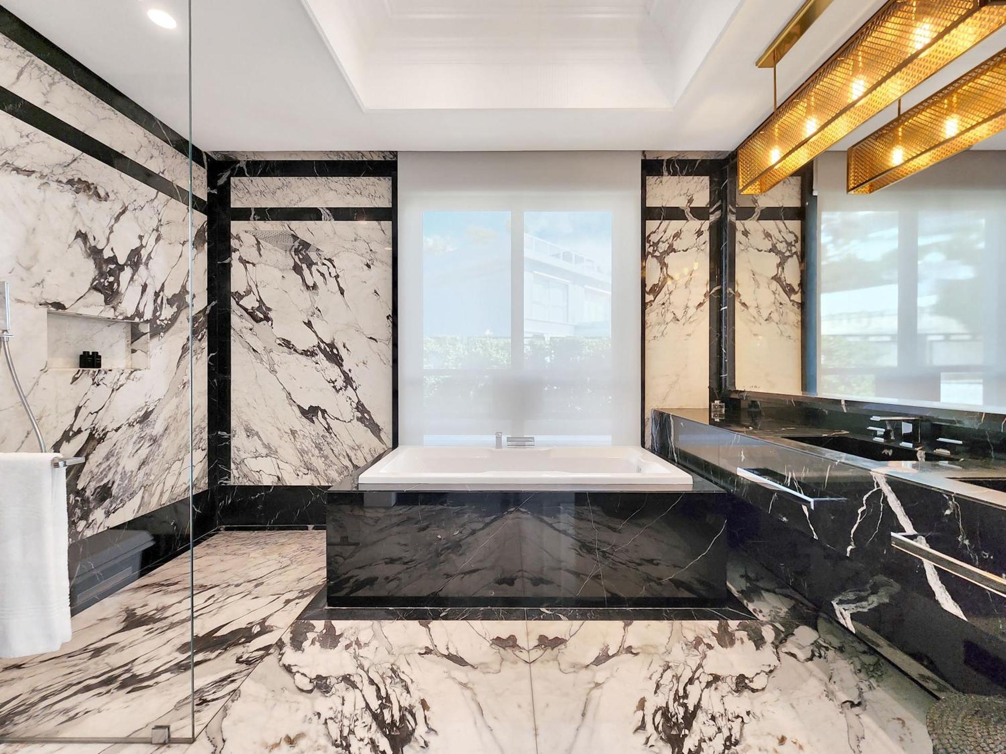Aurum Presidential Penthouse Apartment *